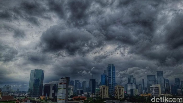 Waspada Cuaca Ekstrem: Wilayah Jakbar-Jaksel Berpotensi Terdampak Hingga 6 Mei