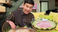 Tentu kabar ini membuat keluarga terpukul. Mengingat presenter kondang ini dikenal sebagai sosok suami dan ayah yang baik baik istri dan anak-anaknya. Foto: Instagram @indrabekti