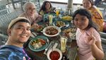 Keseruan Indra Bekti saat Kulineran bareng Keluarga di Bali