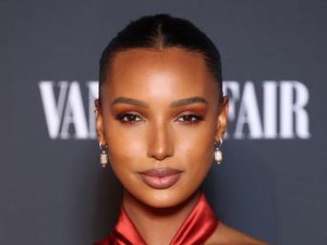 Model Jasmine Tookes Jadi Wanita Tercantik di 2022 Versi TC Candler