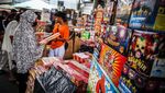 Jelang Tahun Baru, Pedagang Kembang Api Mulai Menjamur