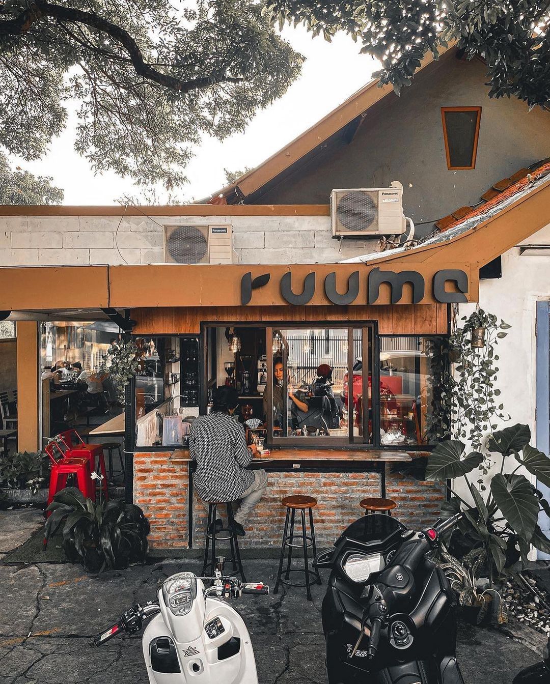 Kafe dekat stasiun MRT Cipete
