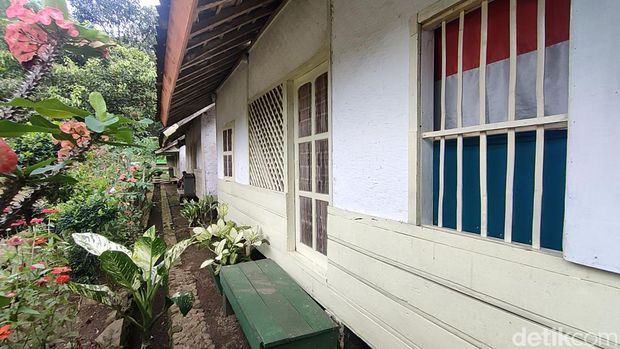 Kampung Pulo di Desa Cangkuang, Garut
