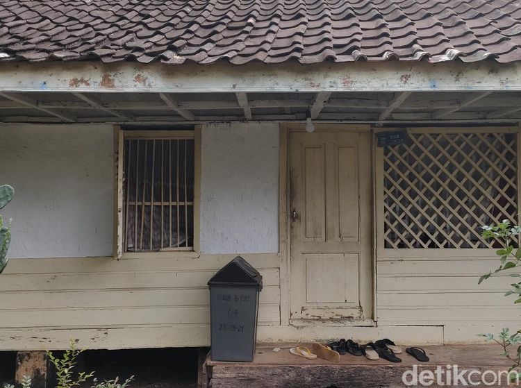 Potret Interior 6 Rumah di Kampung Pulo yang Disakralkan di Garut