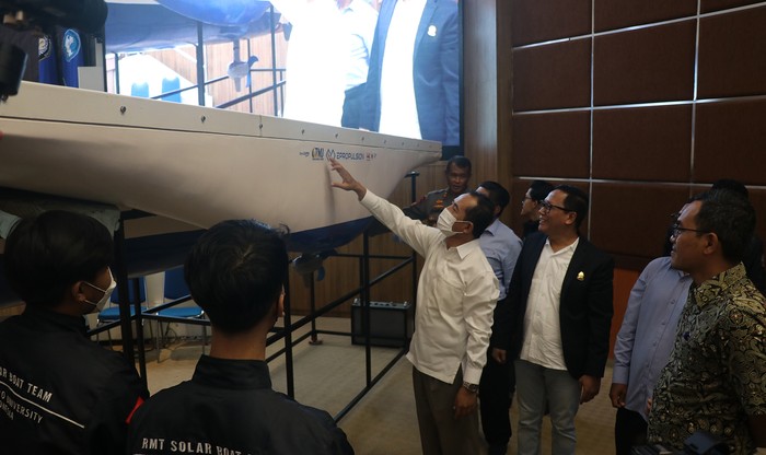 Kapal bertenaga surya Undip DIPONEGORO 1.0 Kapal bertenaga surya Undip DIPONEGORO 1.0