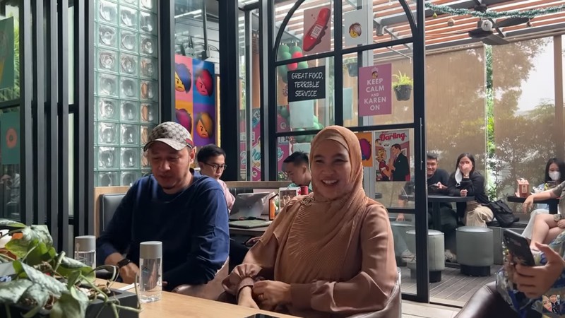 Kartika Putri ke Karen's Diner