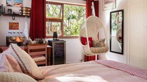 Ilustrasi kombinasi warna cat rumah.