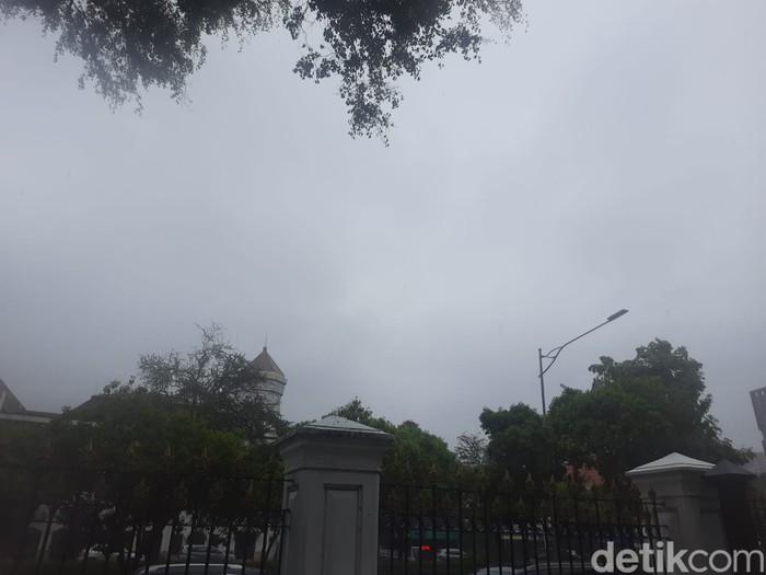 Kondisi langit di Jakarta saat ada prediksi cuaca ekstrem (Tim detikcom)