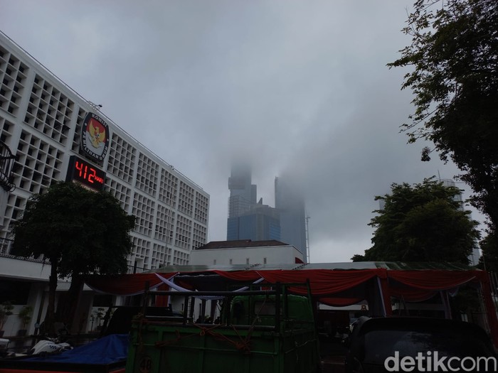Kondisi langit di Jakarta saat ada prediksi cuaca ekstrem (Tim detikcom) Kondisi langit di Jakarta saat ada prediksi cuaca ekstrem (Tim detikcom)