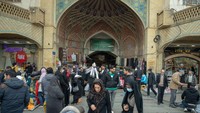 Dulu sebelum Iran berubah menjadi Republik Islam Iran, dolar AS masih setara 70 rial. Foto: Getty Images/Majid Saeedi