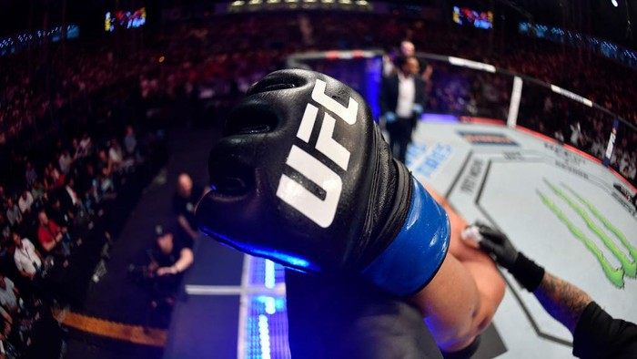ABU DHABI, UNITED ARAB EMIRATES - SEPTEMBER 07:  A detail shot of a UFC glove during UFC 242 at The Arena on September 7, 2019 in Yas Island, Abu Dhabi, United Arab Emirates. (Photo by Jeff Bottari/Zuffa LLC/Zuffa LLC via Getty Images)