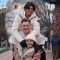 Paras tampak Eddy sendiri tampak jelas diturunkan dari kedua orangtuanya. Darah keturunan Belanda diperoleh Eddy dari sang ayah. Foto: Instagram/@maudykoesnaedi