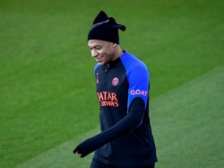 Dilansir dari TyCSports, Lionel Messi baru akan bergabung dengan PSG pada 3 Januari 2022.  
