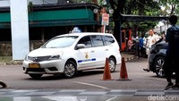Ketua Puskop Lanud Halim Perdanakusuma Jakarta Mayor (Pnb) Ali Ngimron menjelaskan operasi angkutan darat di kawasan Bandara Halim Perdanakusuma saat ini bukan hanya taksi Puskopau, tetapi juga ada operator taksi lainnya. Dia mengatakan ada empat operator angkutan darat berbasis online.