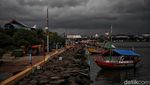Menikmati Wisata Pantai Ancol di Tengah Prediksi Cuaca Buruk