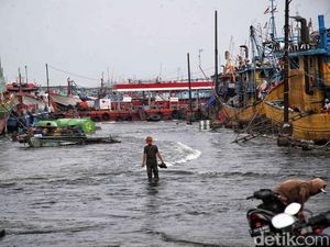 Fenomena Full Moon, Warga Pesisir Jakarta Waspada Banjir hingga 6 Februari