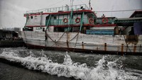 Namun, hal itu tidak terjadi. Pasalnya, Badan Meteorologi, Klimatologi dan Geofisika (BMKG) menyebut berdasarkan prakiraan cuaca, Rabu ini pada umumnya adalah hujan dengan intensitas sedang hingga lebat tetapi bukan badai.   