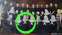 Mendiang Nirwana seusai lulus SMK jurusan perhotelan. Foto: Muchlis Abduh/detikSulsel