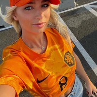 Dilansir Daily Star, wanita berambut pirang yang tinggal di Belanda ini akan ikut pindah ke Liverpool, Inggris.Foto: Instagram