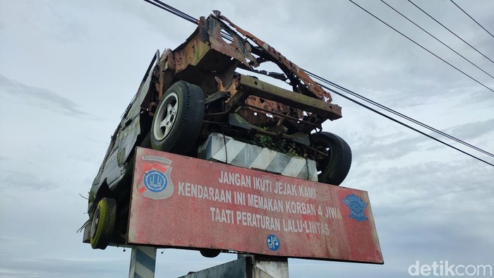 Penampakan Monumen Mobil Kijang di Kulon Progo, Rabu (28/12/2022).