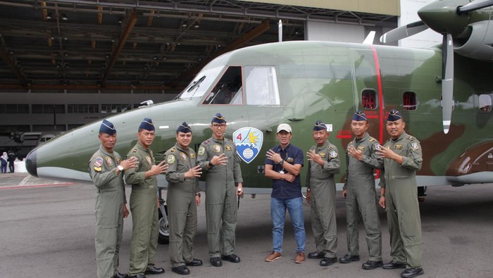 Top! Pesawat NC212i Keempat Bikinan PTDI Mendarat Mulus di Markas TNI AU Top! Pesawat NC212i Keempat Bikinan PTDI Mendarat Mulus di Markas TNI AU