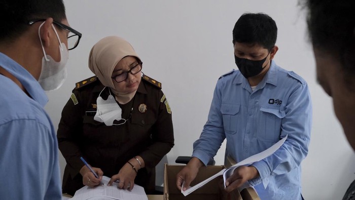 Penyidik Direktorat Jenderal Pajak (DJP) Jateng II melimpahkan arang bukti kasus penilapan pajak ke Kejaksaan Boyolali, Rabu (28/12/2022).
