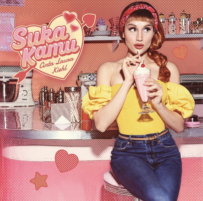 Pesona Cinta Laura Saat Pose Minum Cantik dan Masak Makanan Sehat Pesona Cinta Laura Saat Pose Minum Cantik dan Masak Makanan Sehat