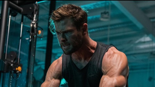 Contoh potongan rambut pendek untuk pria.