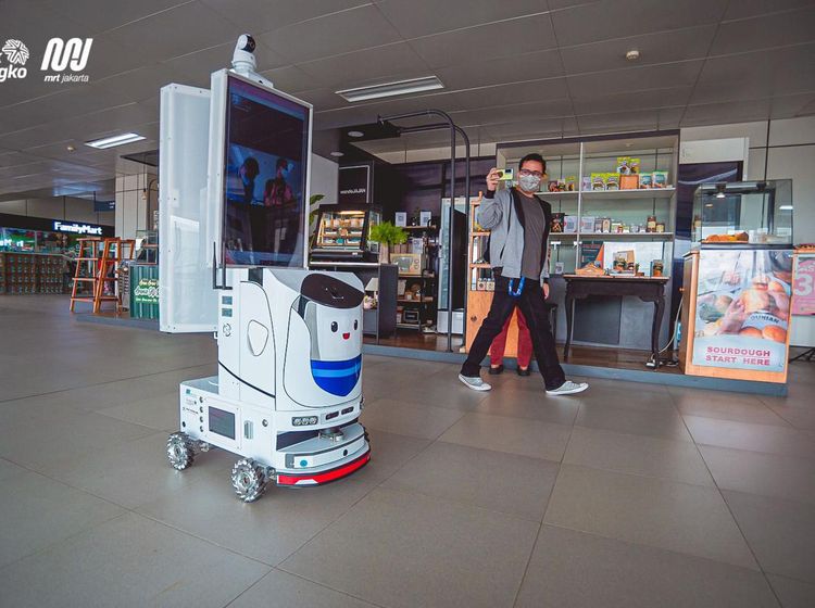 Ada Robot Wira-wiri di Stasiun MRT Jakarta, Sudah Ketemu Belum?