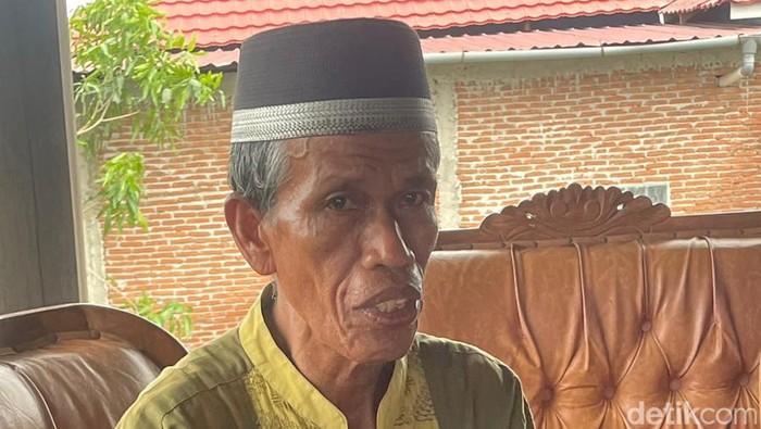 Selle T, ayah dari mendiang seleb tiktok Nirwana Selle yang tewas di kebakaran PT GNI. (Muhclis Abduh/detikSulsel)