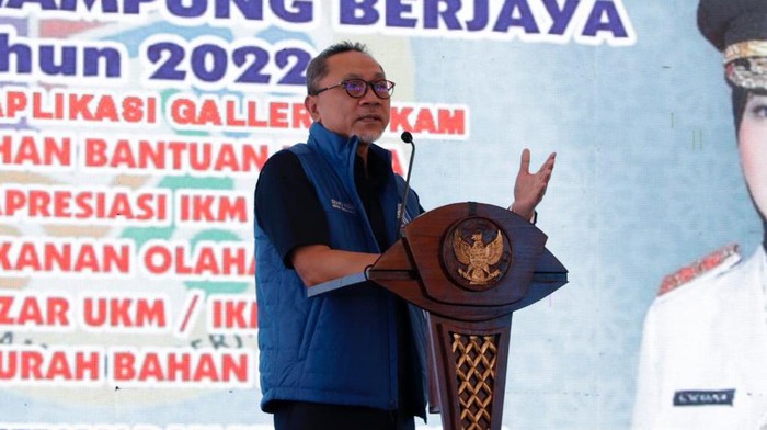 Hadiri pameran UMKM di Lampung, Mendag Zulhas sangat mendukung produk usaha mikro kecil menengah (UMKM) dapat bersaing hingga ke pasar global.