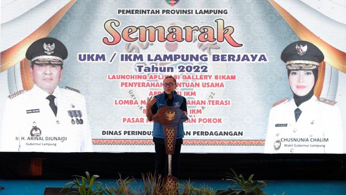 Hadiri pameran UMKM di Lampung, Mendag Zulhas sangat mendukung produk usaha mikro kecil menengah (UMKM) dapat bersaing hingga ke pasar global.