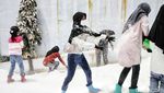 Serunya Bermain Salju di Trans Snow World Bekasi
