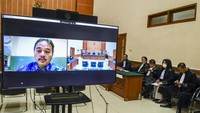 Akibat perbuatannya, Roy Suryo didakwa Pasal 28 ayat 2 juncto Pasal 45 A Undang-Undang Nomor 19 Tahun 2016 tentang Perubahan atas Undang-Undang Nomor 11 Tahun 2008 tentang Informasi dan Transaksi Elektronik (UU ITE). Atau kedua, Pasal 156a Kitab Undang-Undang Hukum Pidana dan/atau ketiga Pasal 15 Undang-Undang Nomor 1 Tahun 1946 tentang Peraturan Hukum Pidana.