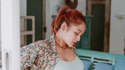 8 Potret Siti Badriah Makin Langsing Setelah Lahiran, Sudah PD Pakai Crop Top