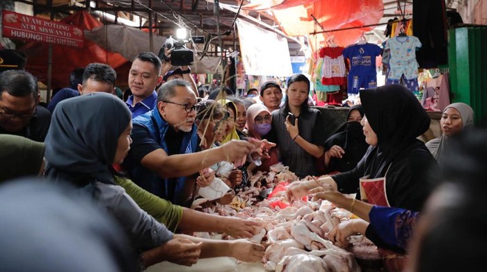 Mendag Zulhas mengatakan, harga barang kebutuhan pokok (bapok), khususnya di Provinsi Lampung, terpantau stabil dan pasokannya cukup menjelang tahun baru 2023.