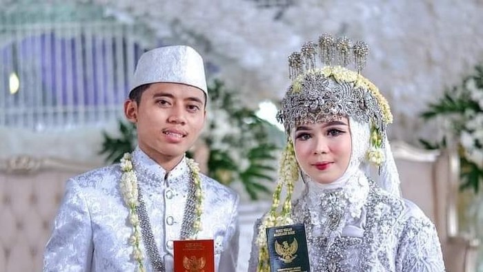 Suami Norma Risma, Rozy Zay Hakiki memberikan klarifikasi di Facebook.