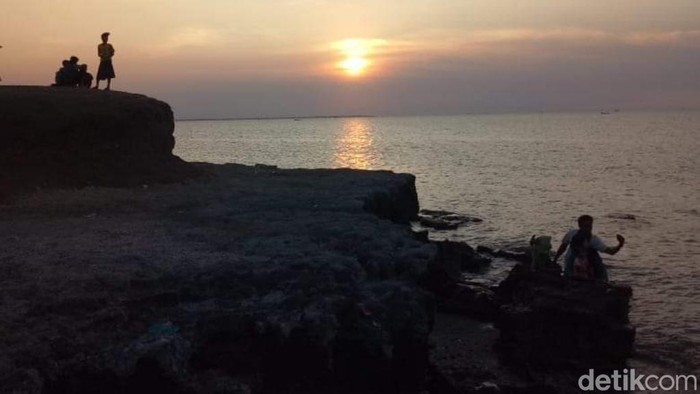 Wisata pantai di Pasuruan