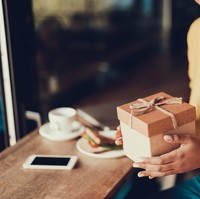 Ide Tukar Kado yang Lucu untuk Acara Kantor, Harga di Bawah Rp 50 Ribu