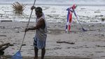 Lihat lagi Aksi Heroik Ultraman Bersih-bersih Sampah di Pantai Kuta