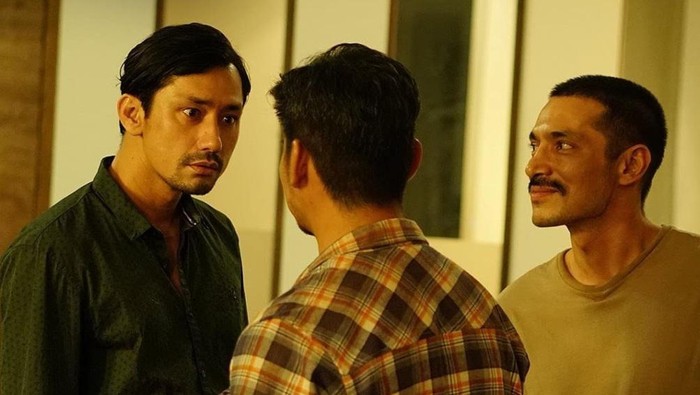 2022 dipenuhi sejumlah serial-serial yang menjadi hiburan untuk menemani Anda di rumah. Nah, serial apa saja yang menjadi sorotan?