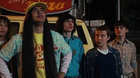Serial Stranger Things menjadi salah satu tontonan favorit di Netflix sejak musim pertamanya. Pada tahun ini mereka memasuki musim ke-4 dan mencapai rekor baru menjadi tayangan Netflix kedua yang berhasil melebihi satu miliar jam penayangan. Mereka juga berhasil mencatatkan rekor lainnya yakni serial yang paling banyak disaksikan di minggu perdananya dengan raihan 335 juta jam (sebelum dikalahkan Wednesday dengan 341 juta jam). Mereka pun mungkin menjadi serial yang paling banyak disaksikan di tahun ini setelah bersaing dengan Wednesday.