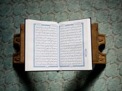 Surat Ali Imran Ayat 134, Tegaskan Allah SWT Mencintai Orang yang Berbuat Baik