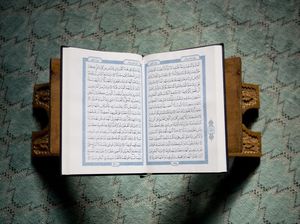 Surat Az-Zumar Ayat 9, Jelaskan Perbedaan Orang Berilmu dan Orang Lalai