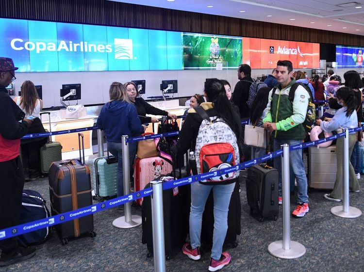 Badai Salju Hantam AS, Penerbangan Banyak yang Batal