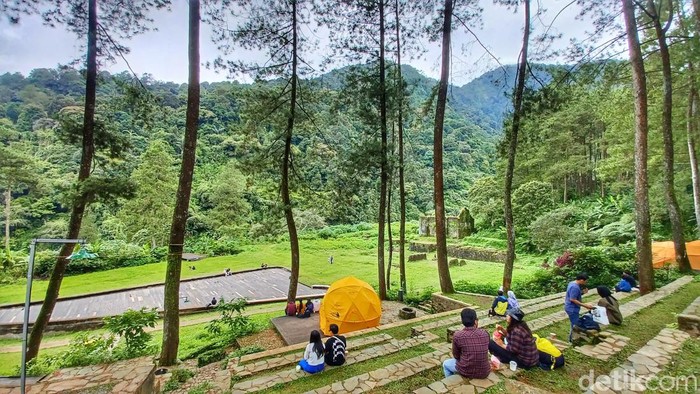 Berg, kedai kopi di Gunung Puntang.