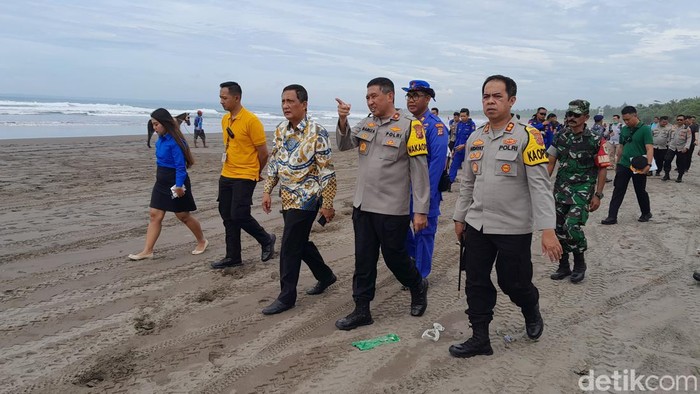BMKG dan Wakapolda Meninjau Pantai Pangandaran jelang liburan akhir tahun 2022/2023