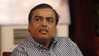 Mukesh Ambani memiliki kekayaan US$ 90,7 miliar (Rp 1.414,9 triliun). Mukesh Ambani memimpin dan menjalankan Reliance Industries senilai US$ 104 miliar (pendapatan), yang memiliki kepentingan di bidang petrokimia, minyak dan gas, telekomunikasi, dan ritel. Prodip Guha/Getty Images.