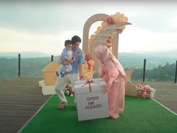 7 Momen Gender Reveal Anak Ke-2 Rey-Dinda Hauw, Sederhana Tanpa Tamu Undangan