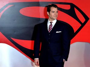Duh, Kostum Superman Henry Cavill Hancur